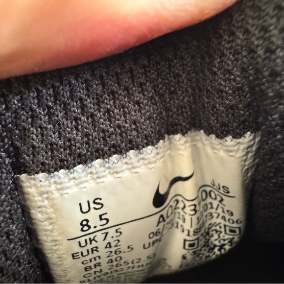 Nike Black and White Men's Sneakers - Picture 4 of 5